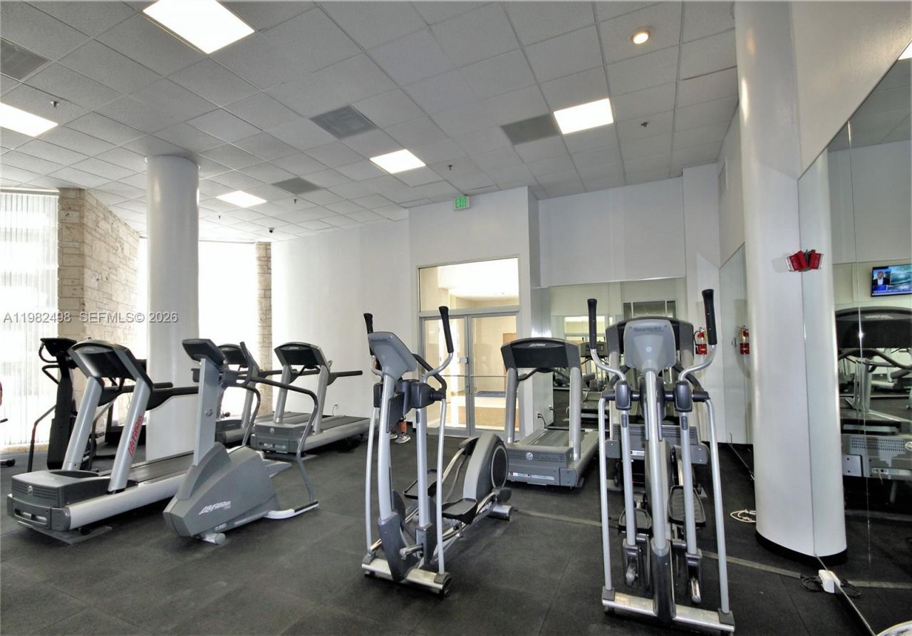 5161 Collins Av, Unit 1004, Miami Beach, FL 33140 Photo