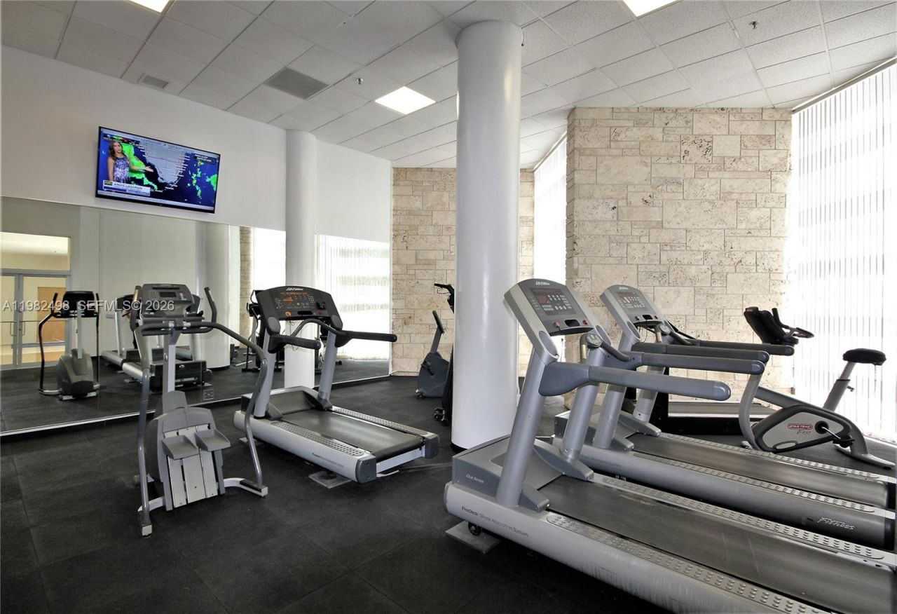 5161 Collins Av, Unit 1004, Miami Beach, FL 33140 Photo