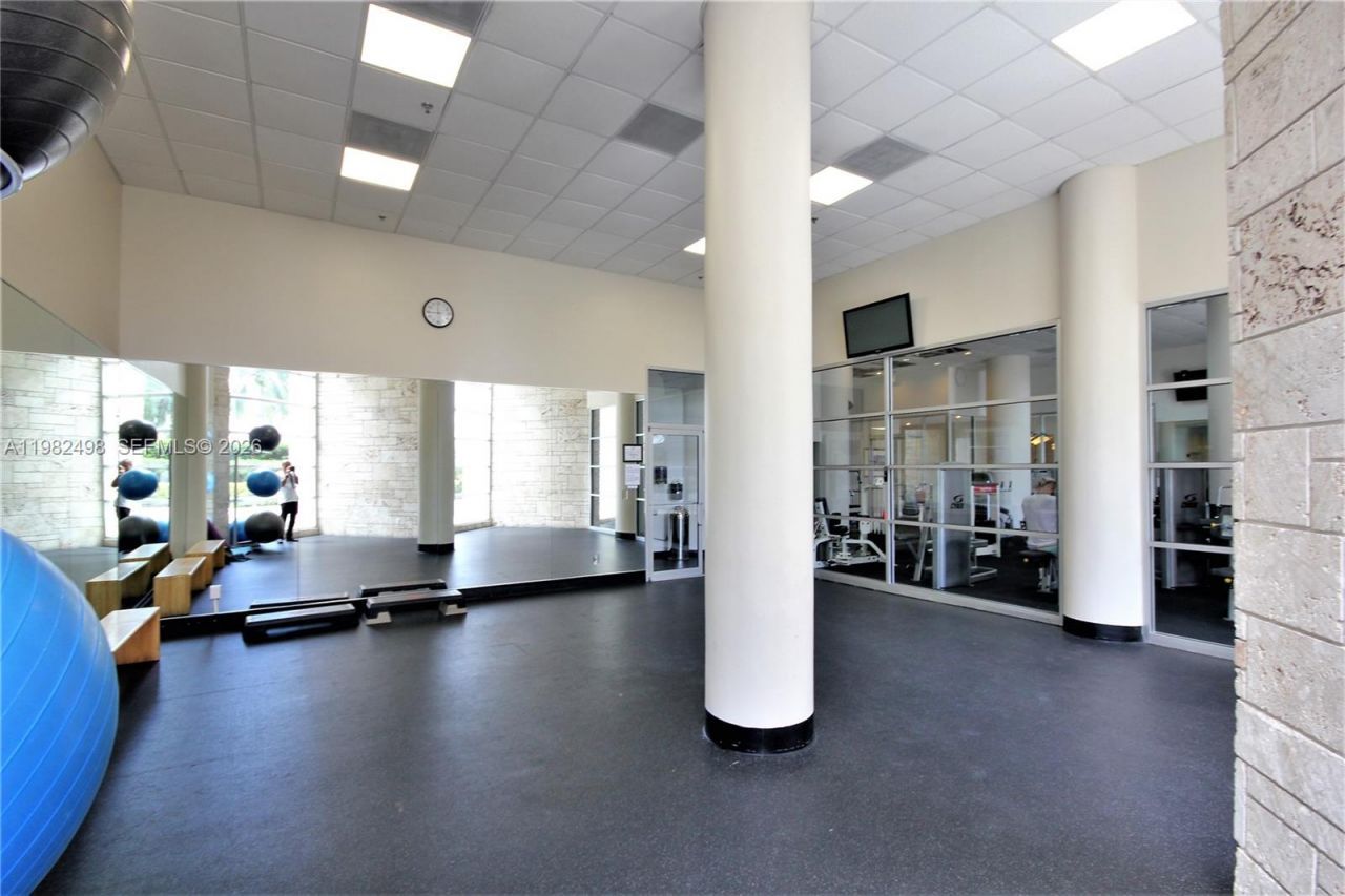 5161 Collins Av, Unit 1004, Miami Beach, FL 33140 Photo