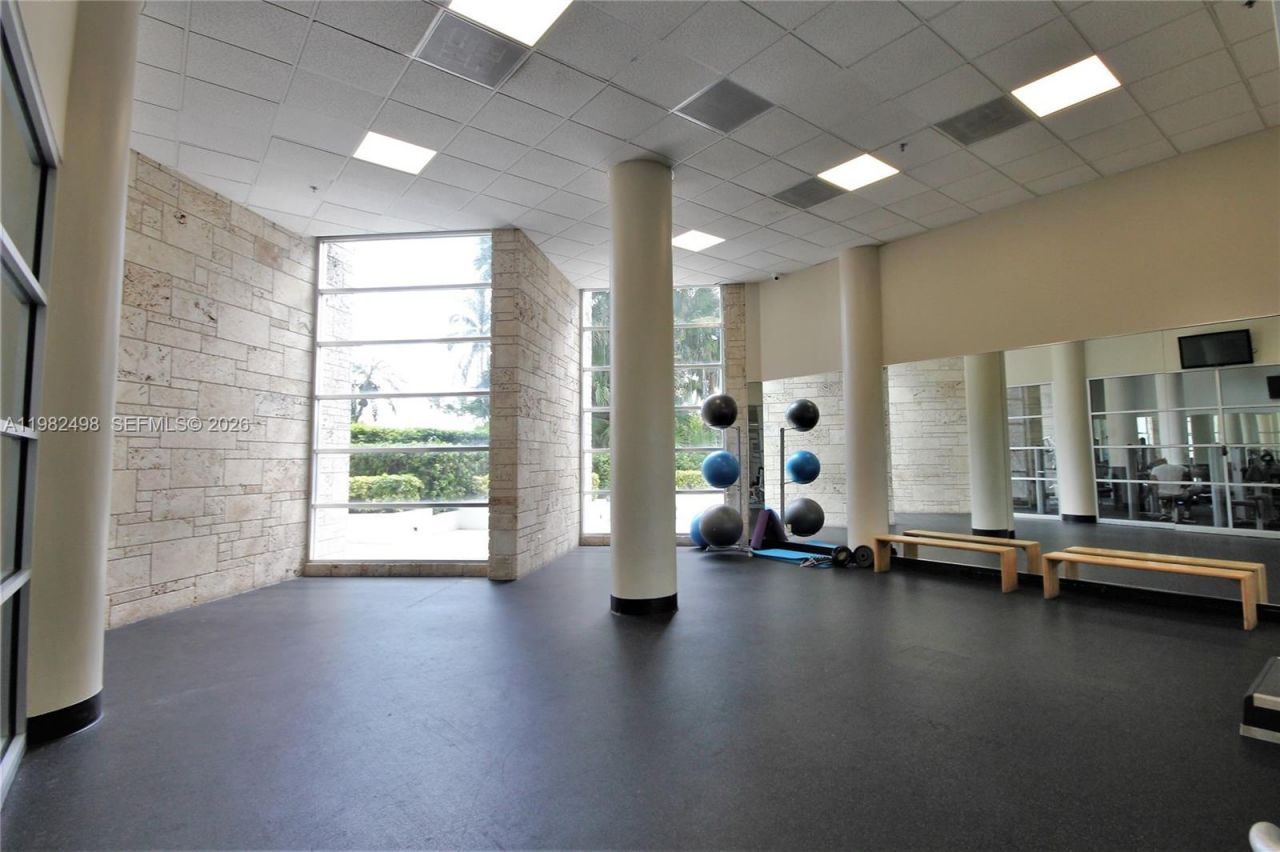 5161 Collins Av, Unit 1004, Miami Beach, FL 33140 Photo
