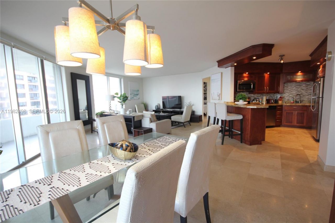 5161 Collins Av, Unit 1004, Miami Beach, FL 33140 Photo