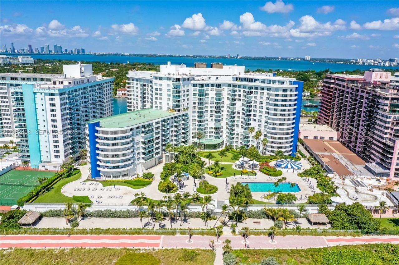 5161 Collins Av, Unit 1004, Miami Beach, FL 33140 Photo