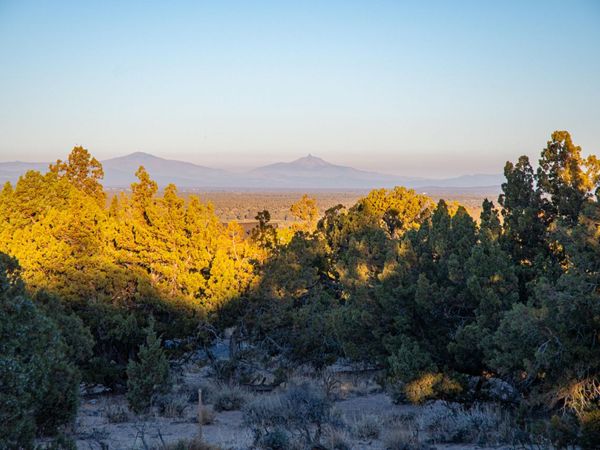 SW Vaqueros Way, Unit Lot 8, Powell Butte, OR 97753