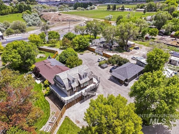 564 S Blue Lakes Blvd, Twin Falls, ID 83301