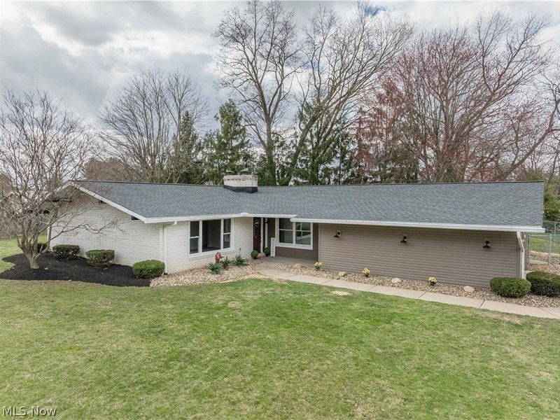 4233 Hyatt Avenue NW, Massillon, OH 44646 Photo 2