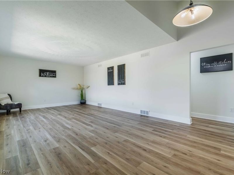 4233 Hyatt Avenue NW, Massillon, OH 44646 Photo 3