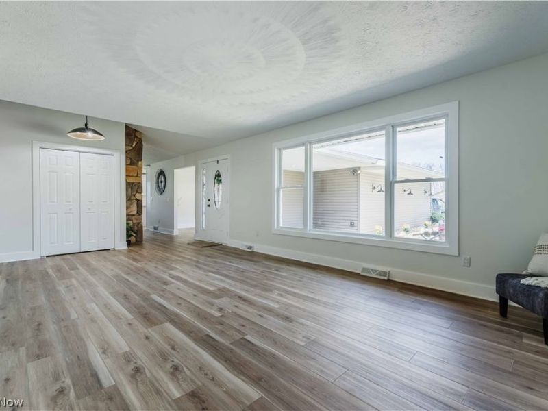 4233 Hyatt Avenue NW, Massillon, OH 44646 Photo 4