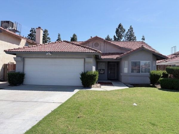 7625 Canyon Clover Dr, Bakersfield, CA 93313