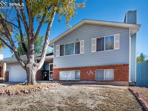 2233 Farnsworth Drive, Colorado Springs, CO 80916