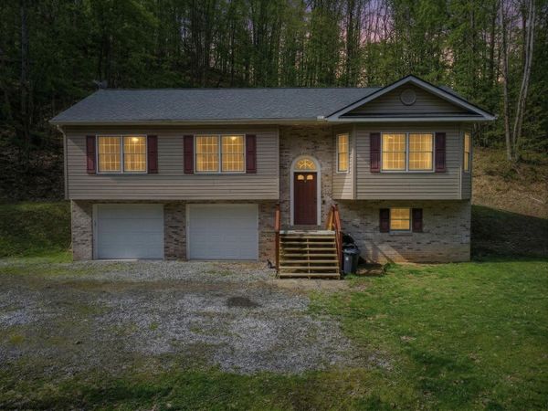 211 Tunnel Hollow Road, Fairmont, WV 26554