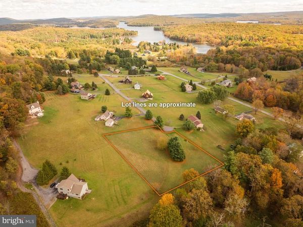 MEADOW COURT , OAKLAND, MD 21550