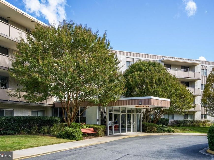 7501 Democracy Boulevard, Unit 421, Bethesda, MD 20817 Main Photo