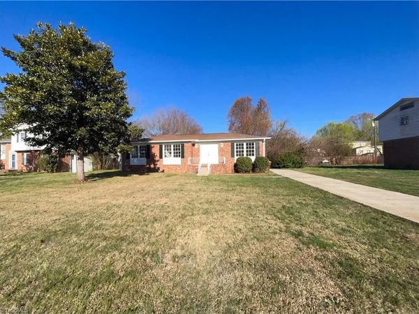 1414 Larchmont Drive, Greensboro, NC 27405