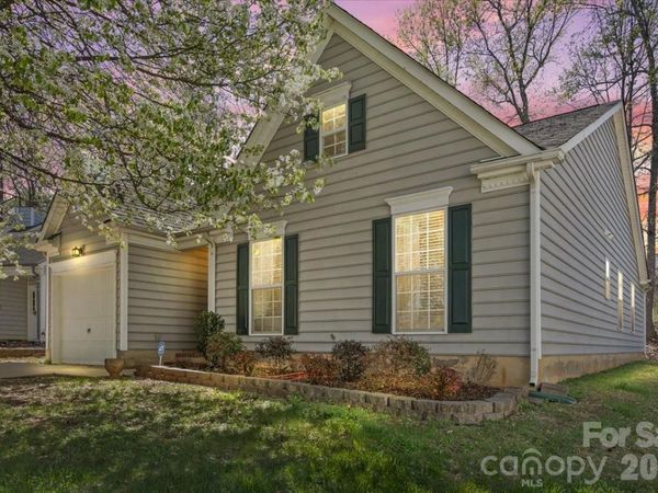 8636 Warwick Crest Lane, Charlotte, NC 28215