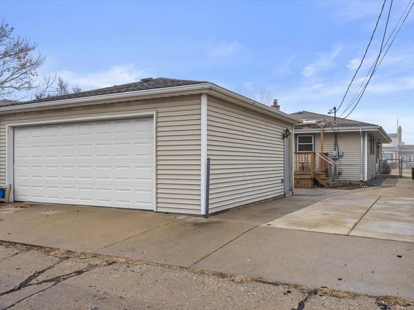 1625 Monroe AVENUE, South Milwaukee, WI 53172