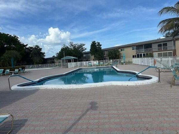 7605 NW 5th Court, Unit 204, Margate, FL 33063