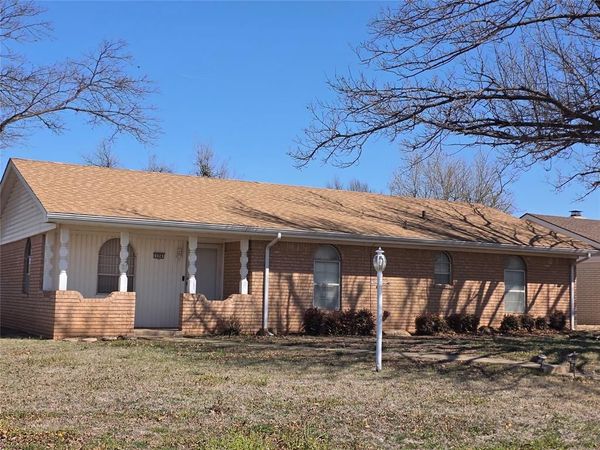 124 Farris Place, Chickasha, OK 73018