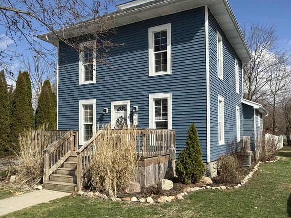 203 College Street , Fayette, OH 43521