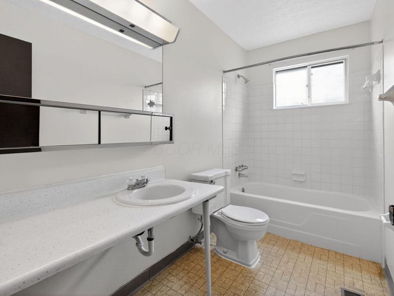 689 Liberty Lane , Westerville, OH 43081 Photo 20