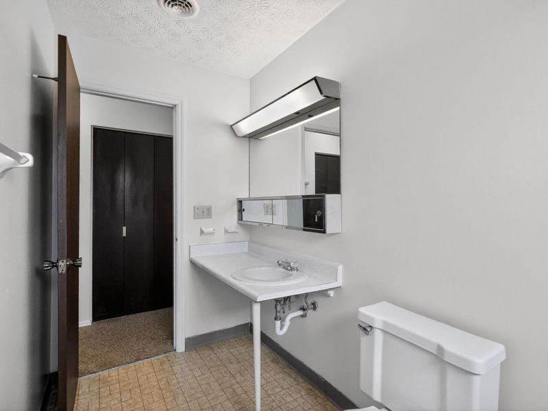 689 Liberty Lane , Westerville, OH 43081 Photo 22