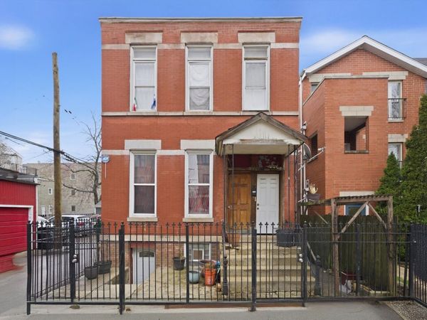 943 N Fairfield Avenue , Chicago, IL 60622