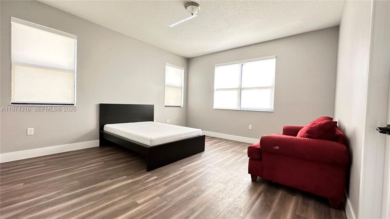 3278 W 97th Ter, Hialeah, FL 33018 Photo