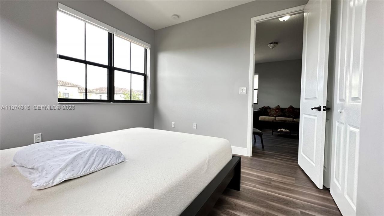 3278 W 97th Ter, Hialeah, FL 33018 Photo