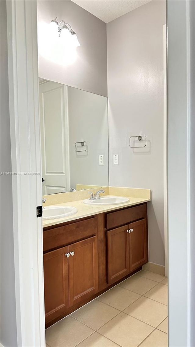 3278 W 97th Ter, Hialeah, FL 33018 Photo