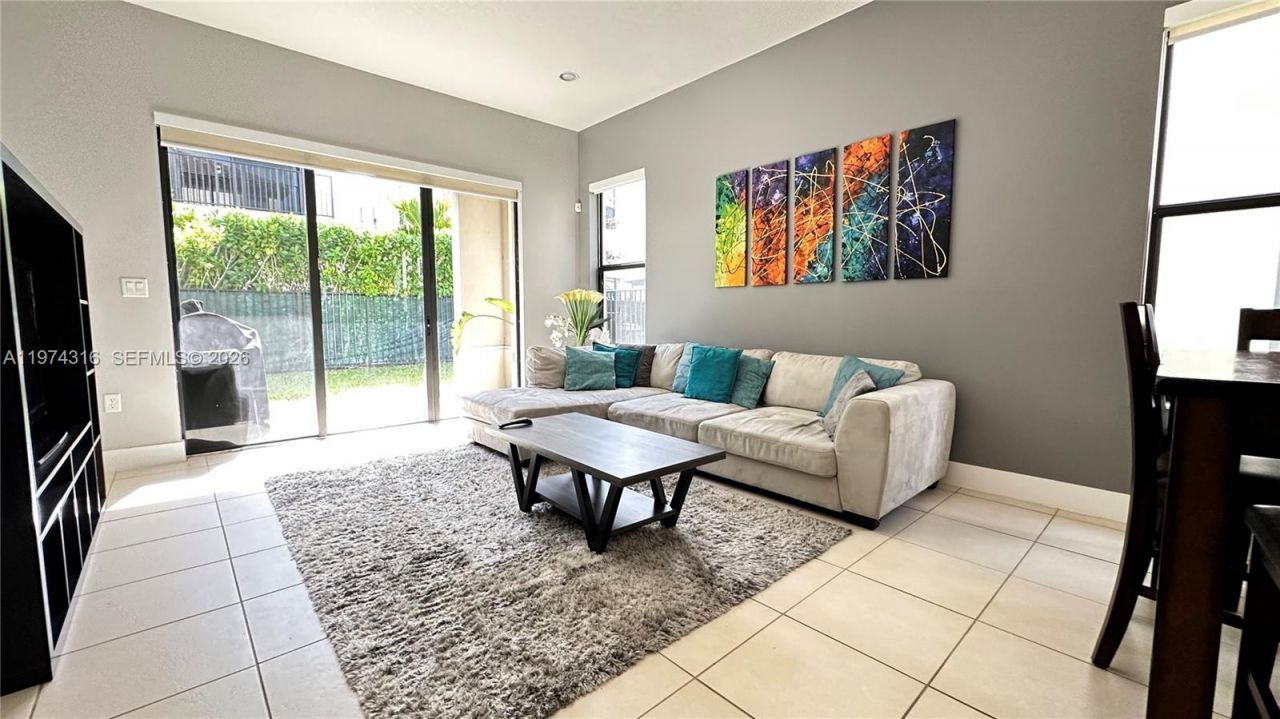 3278 W 97th Ter, Hialeah, FL 33018 Photo