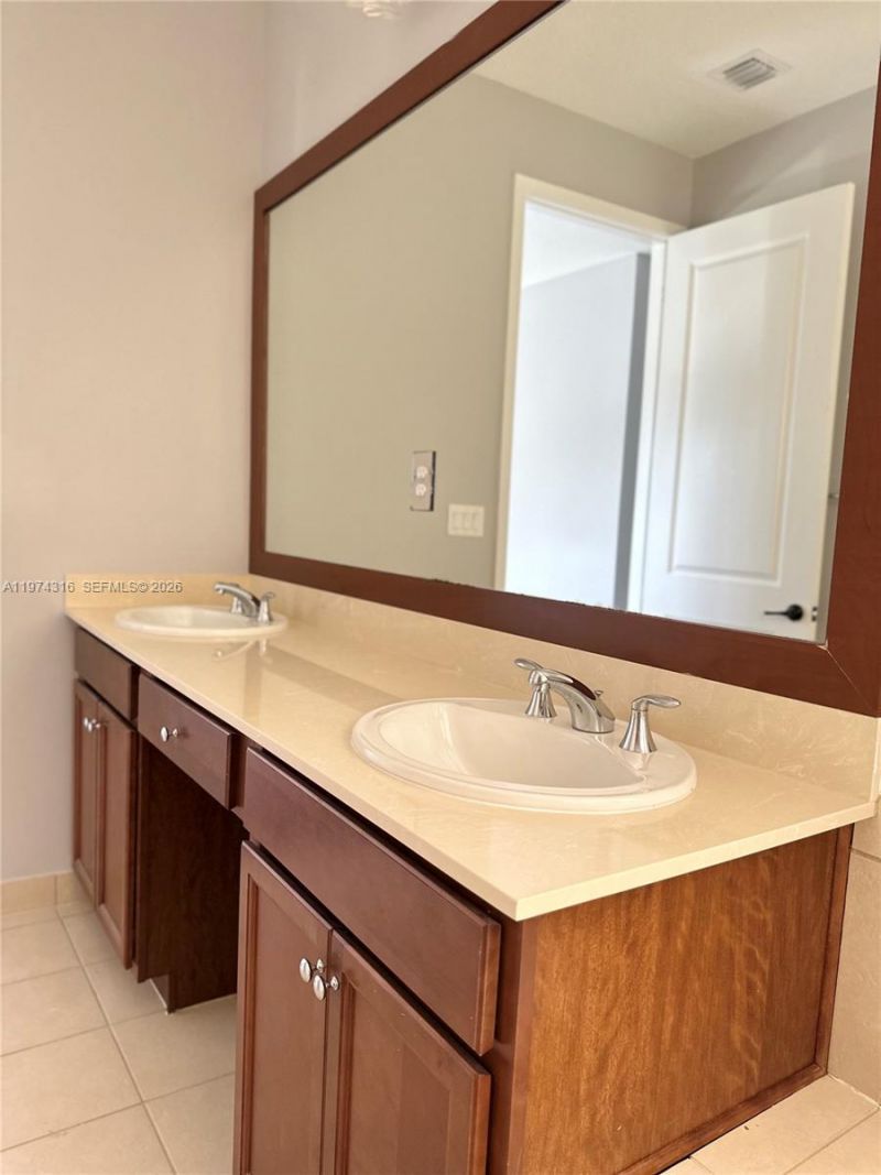 3278 W 97th Ter, Hialeah, FL 33018 Photo