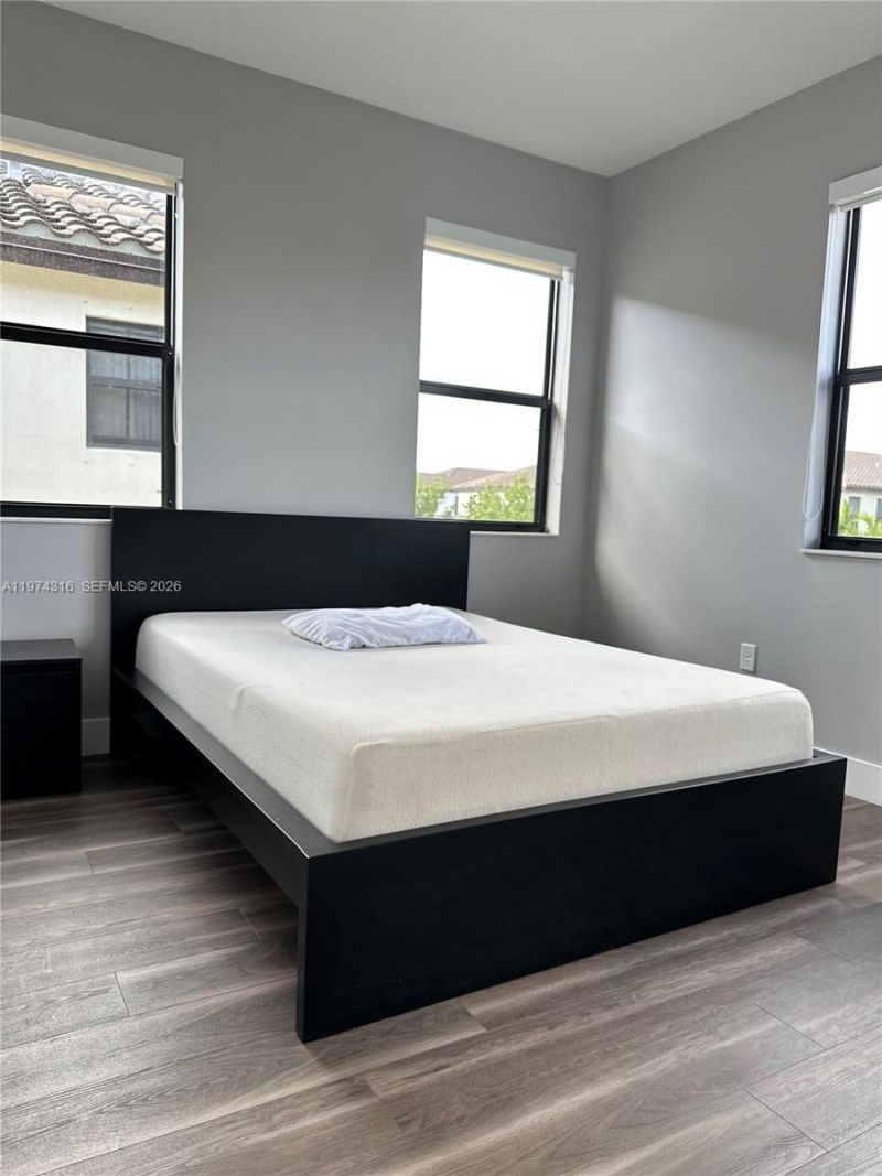 3278 W 97th Ter, Hialeah, FL 33018 Photo