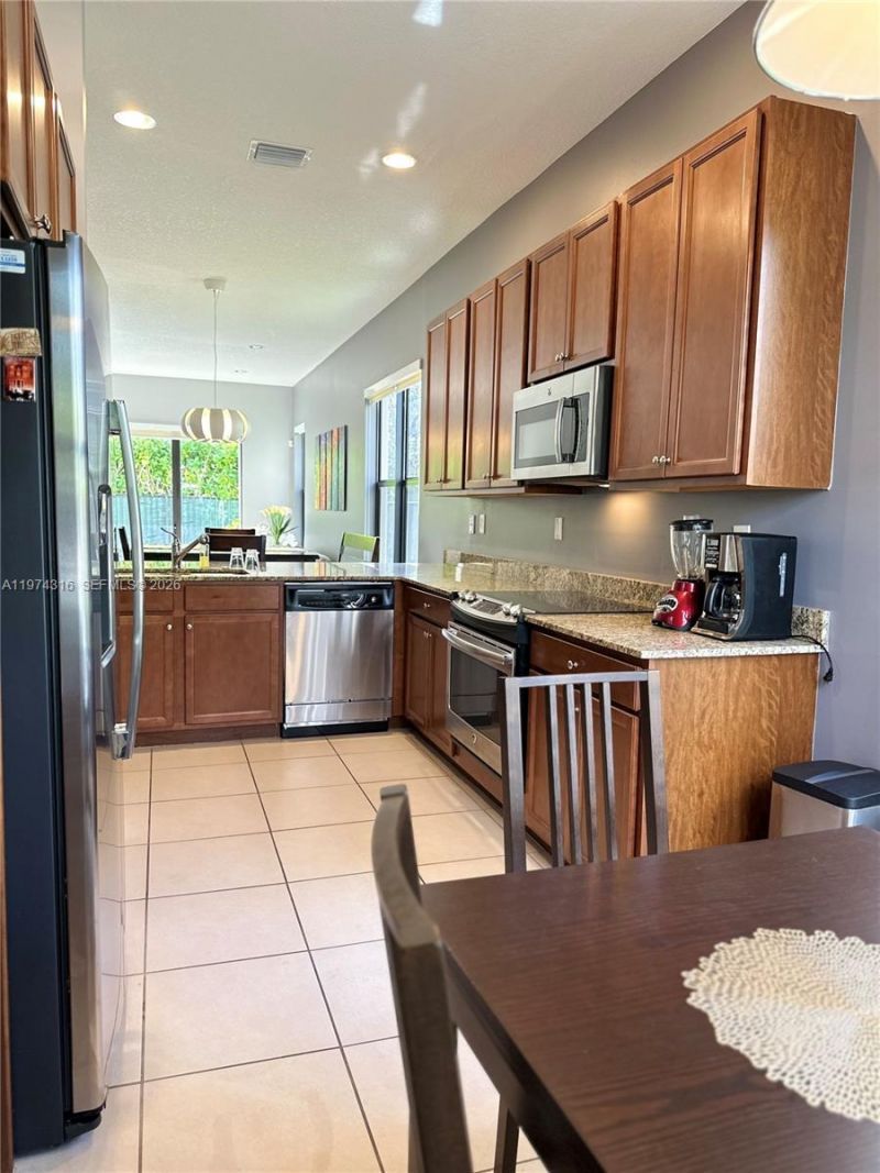 3278 W 97th Ter, Hialeah, FL 33018 Photo