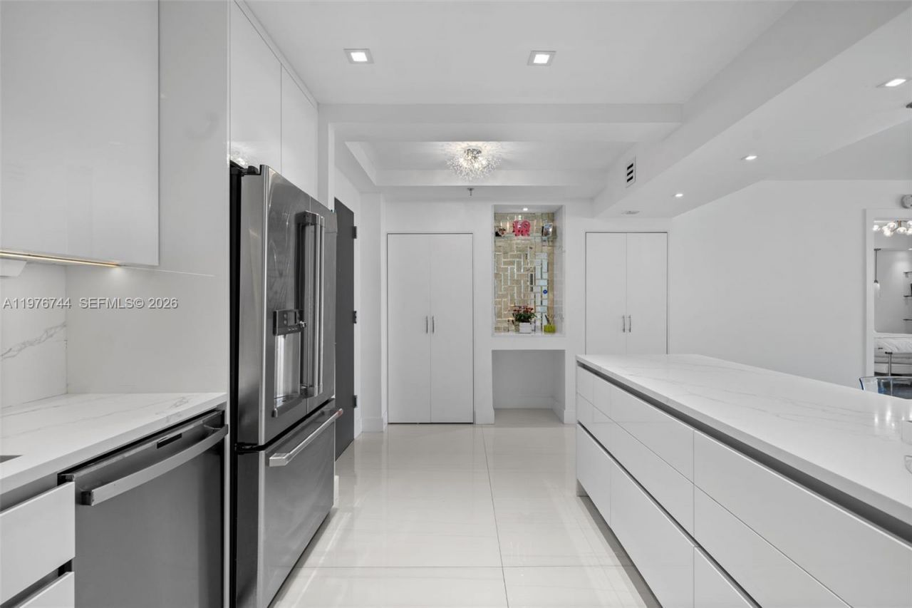 9455 Collins Ave, Unit 703, Surfside, FL 33154 Photo