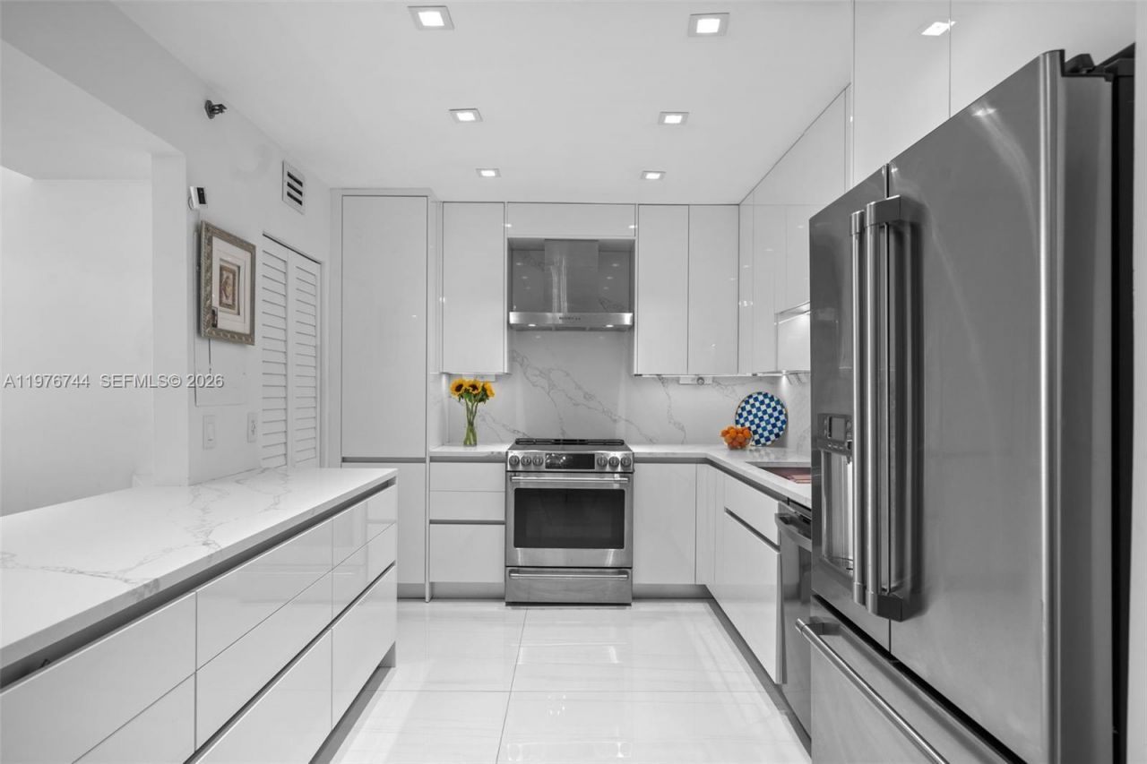 9455 Collins Ave, Unit 703, Surfside, FL 33154 Photo