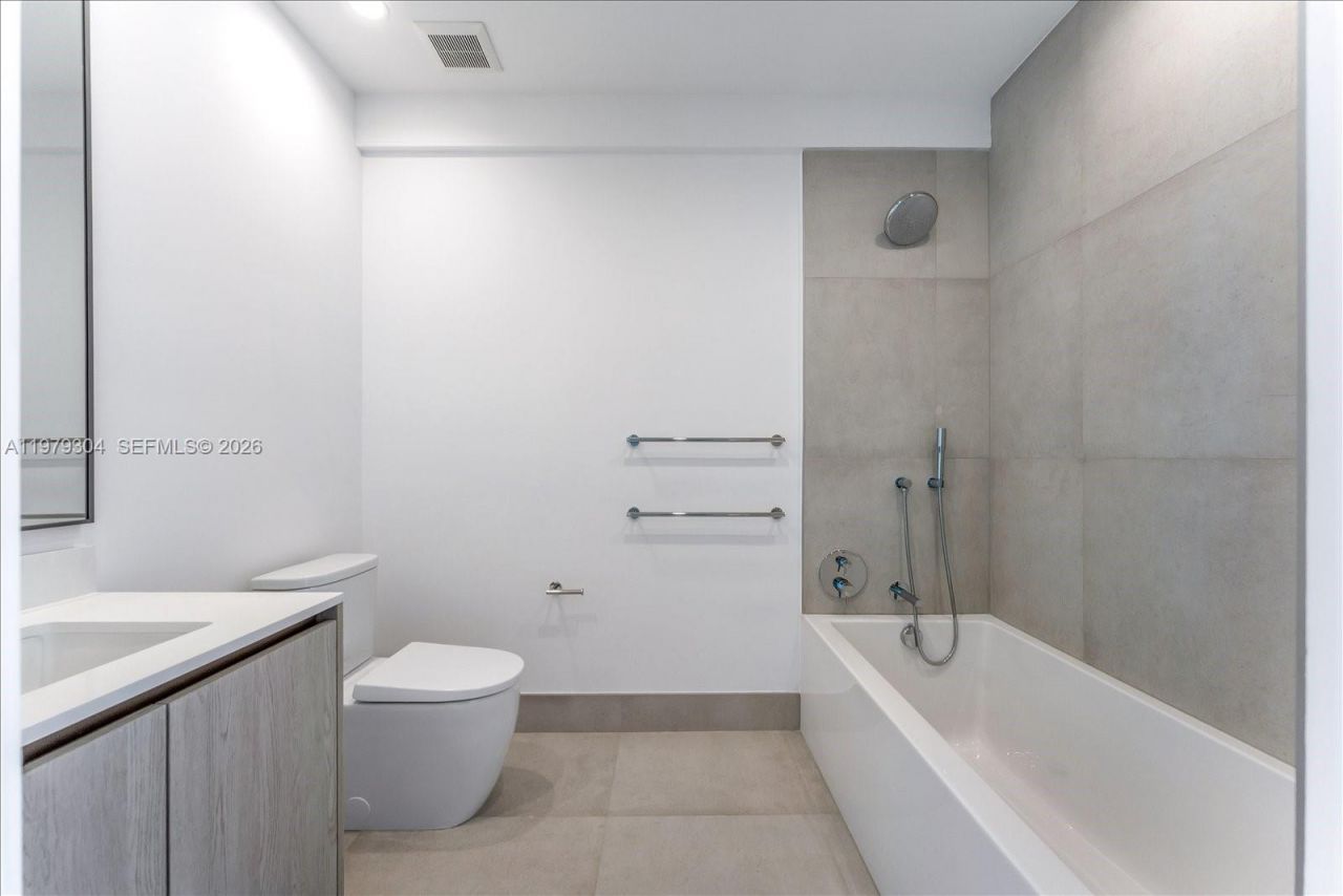 9201 E Bay Harbor Dr, Unit 710, Bay Harbor Islands, FL 33154 Photo