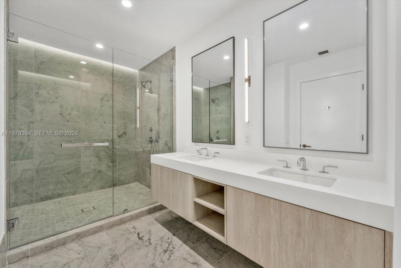 9201 E Bay Harbor Dr, Unit 710, Bay Harbor Islands, FL 33154 Photo