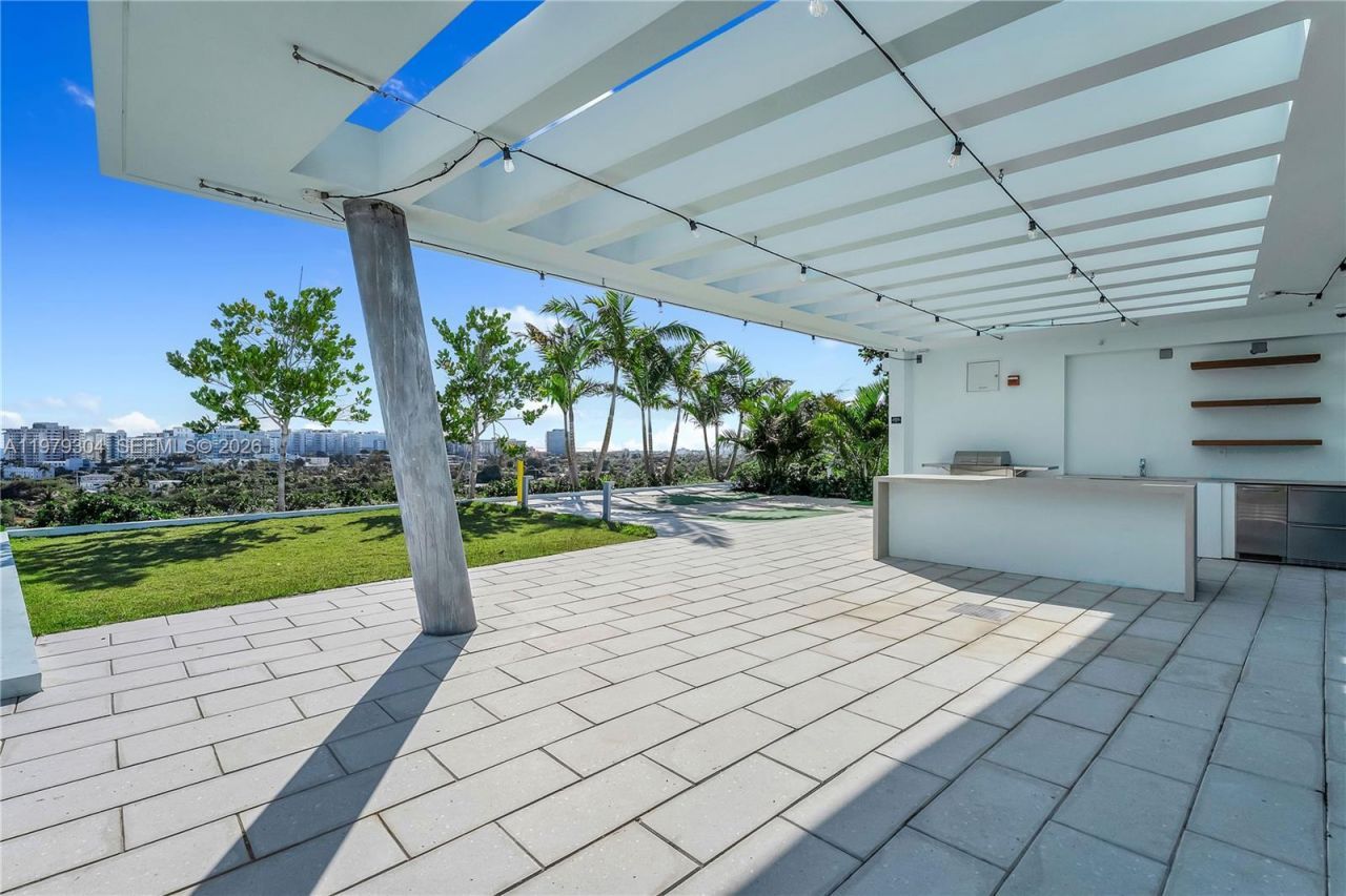 9201 E Bay Harbor Dr, Unit 710, Bay Harbor Islands, FL 33154 Photo