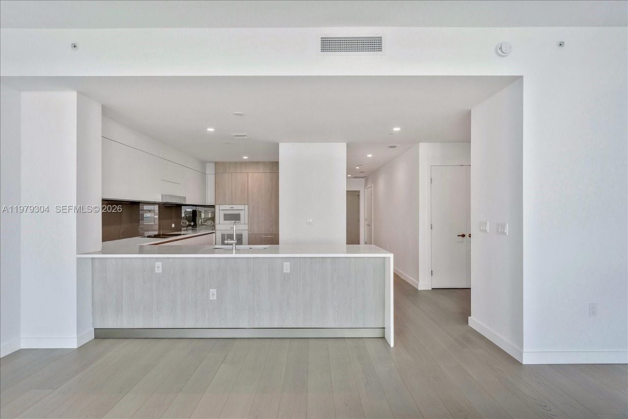 9201 E Bay Harbor Dr, Unit 710, Bay Harbor Islands, FL 33154 Photo