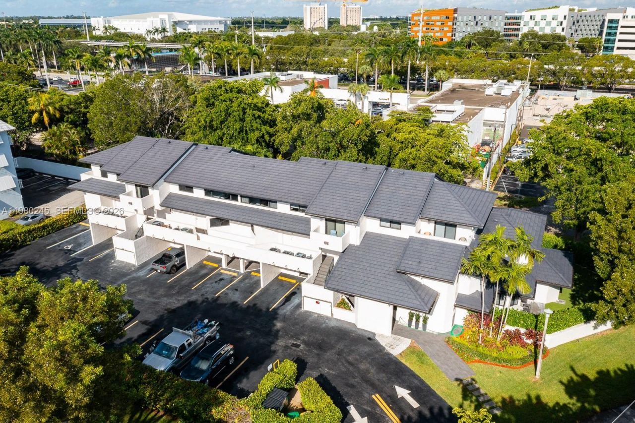 5750 Turin St , Unit 206, Coral Gables, FL 33146 Photo