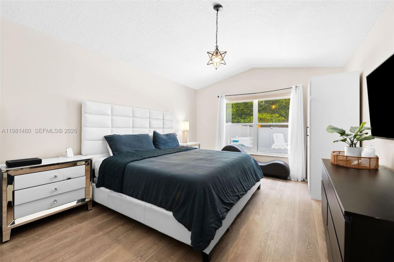 334 SW 194th Ave , Pembroke Pines, FL 33029 Photo