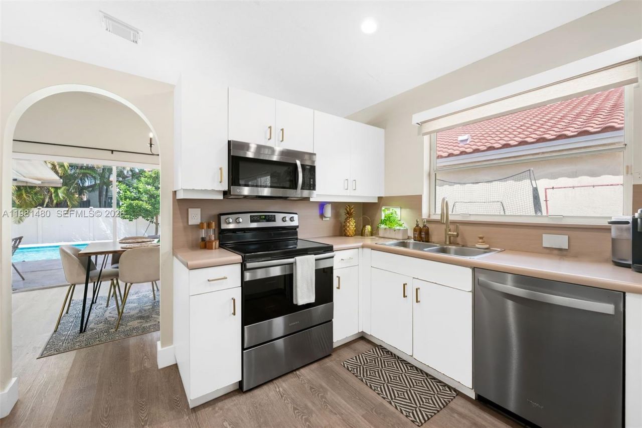 334 SW 194th Ave , Pembroke Pines, FL 33029 Photo