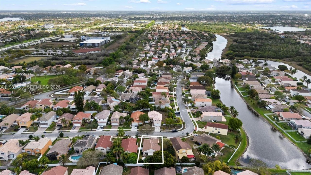 334 SW 194th Ave, Pembroke Pines, FL 33029 Photo