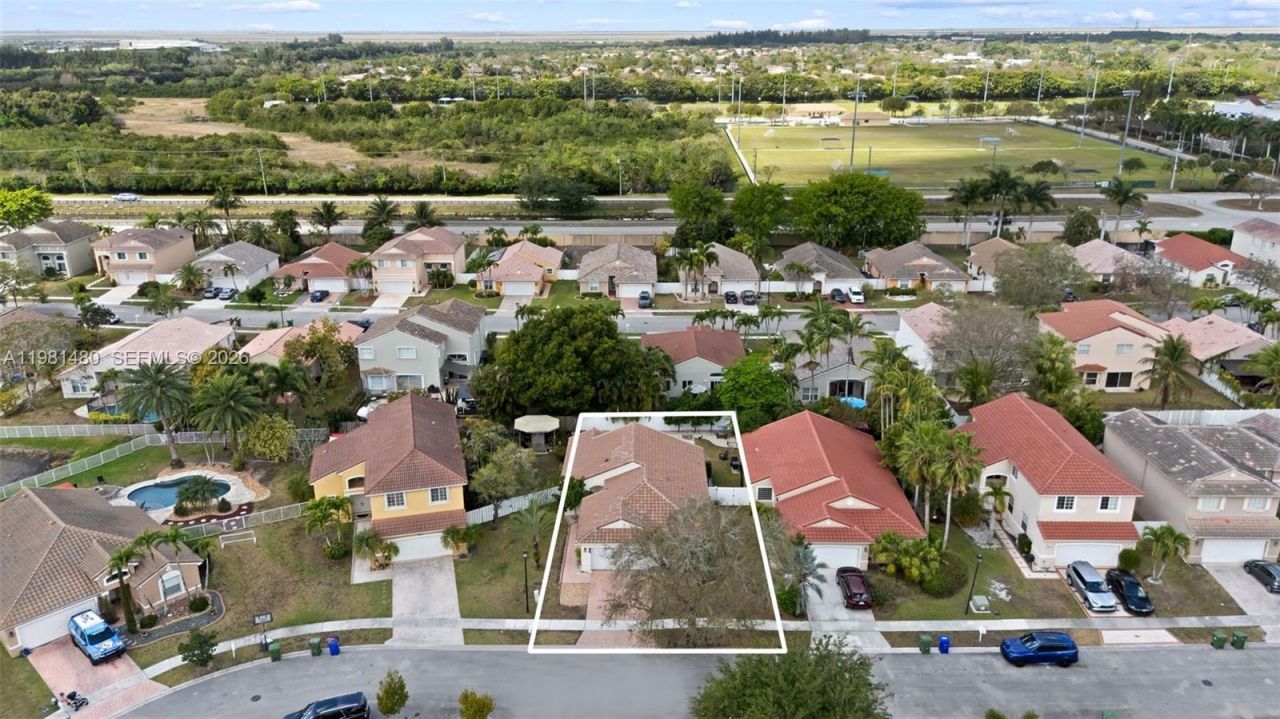 334 SW 194th Ave, Pembroke Pines, FL 33029 Photo