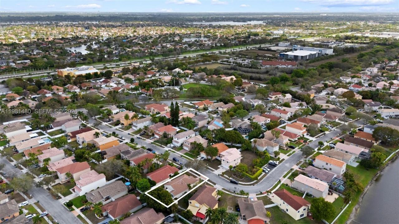 334 SW 194th Ave , Pembroke Pines, FL 33029 Photo