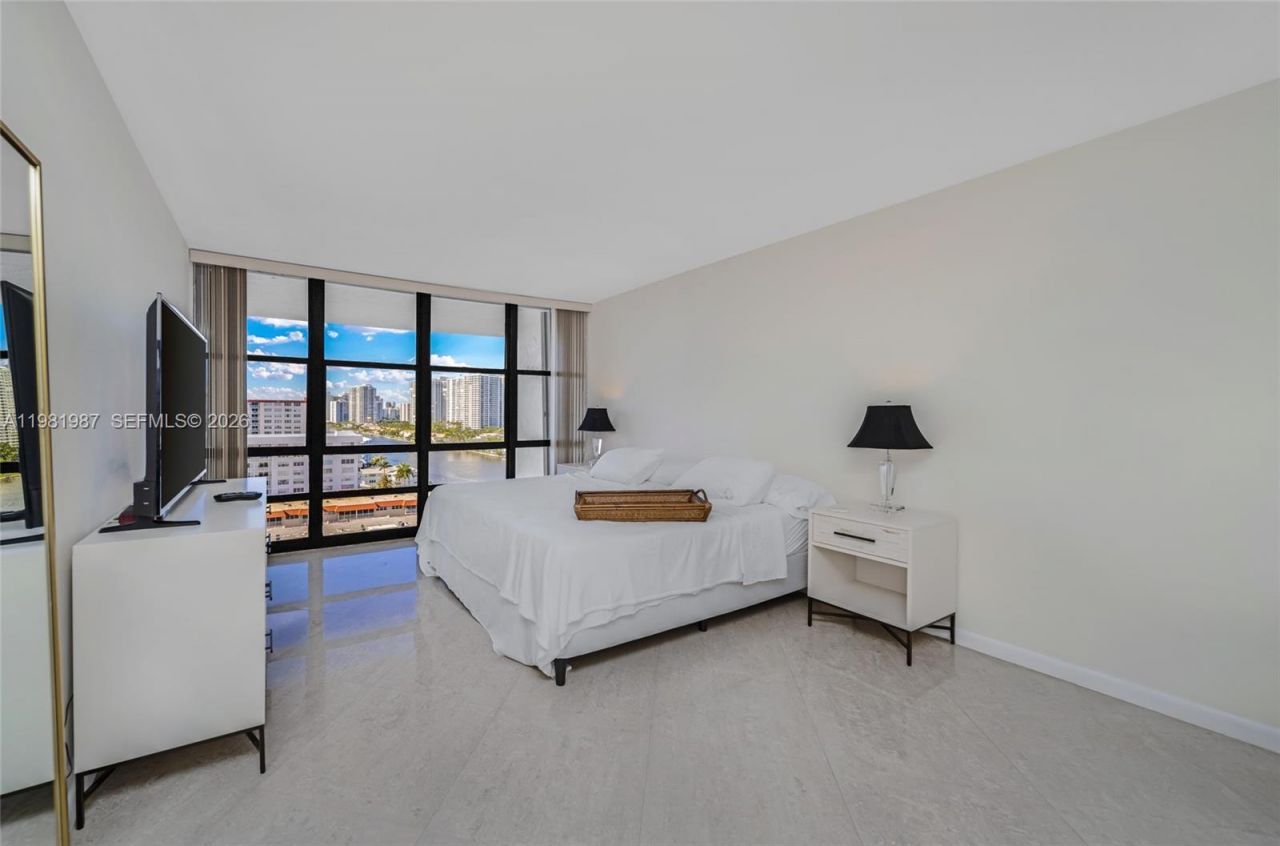 2017 S Ocean Dr , Unit 1502, Hallandale Beach, FL 33009 Photo