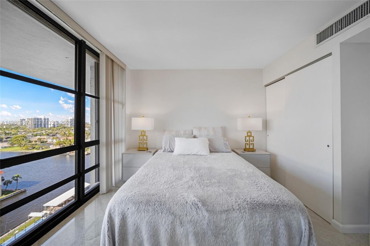 2017 S Ocean Dr , Unit 1502, Hallandale Beach, FL 33009 Photo