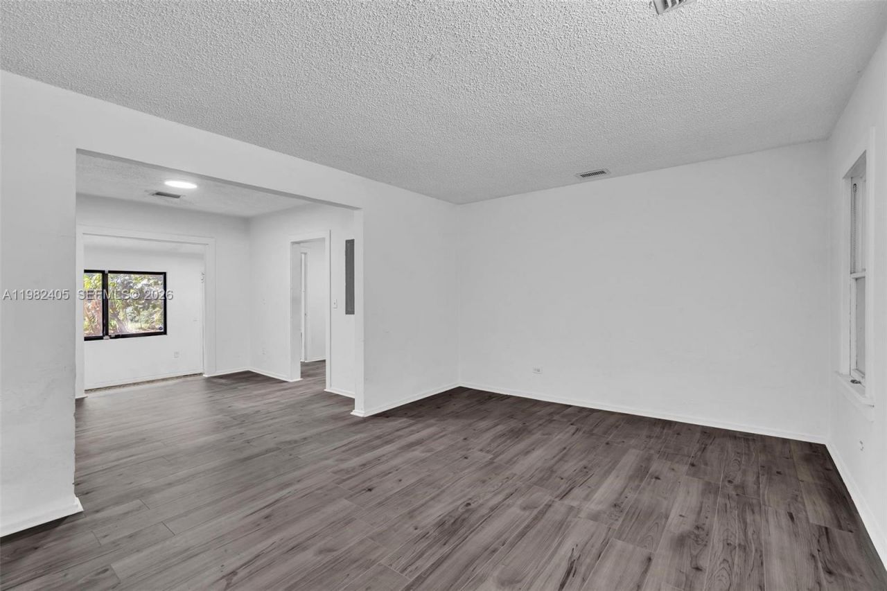 118 NW 44th St, Unit 2, Miami, FL 33127 Photo