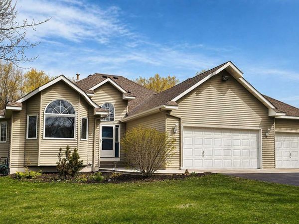 39 154th Avenue NE, Ham Lake, MN 55304
