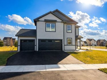 4550 Savanna Trail, Chaska, MN 55318