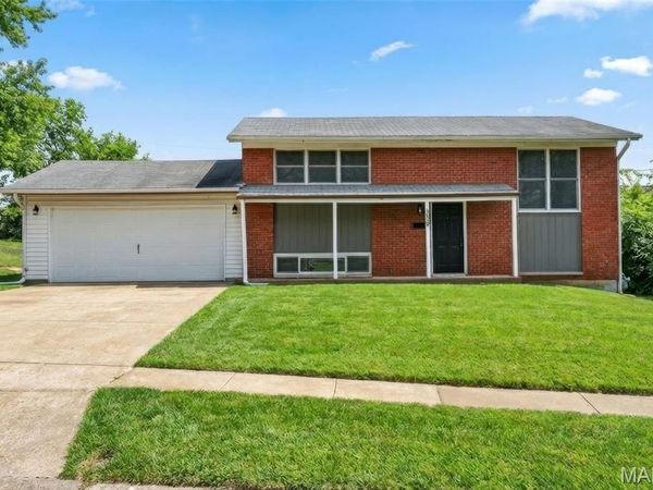 5439 Ville Rosa Lane , Hazelwood, MO 63042